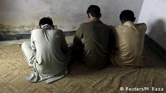 Calls For Tougher Laws Amid Pakistan S Child Abuse Scandal Asia An In Depth Look At News From Across The Continent Dw 10 08 15