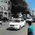 Mosambik Autos in einer Straße in Pemba