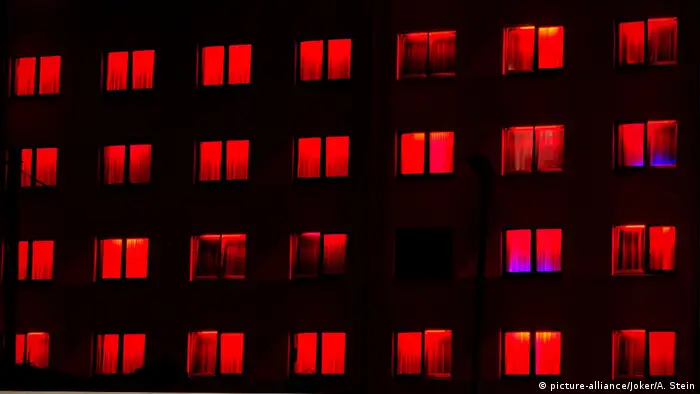Symbolbild Prostitution Bordell Rotlicht