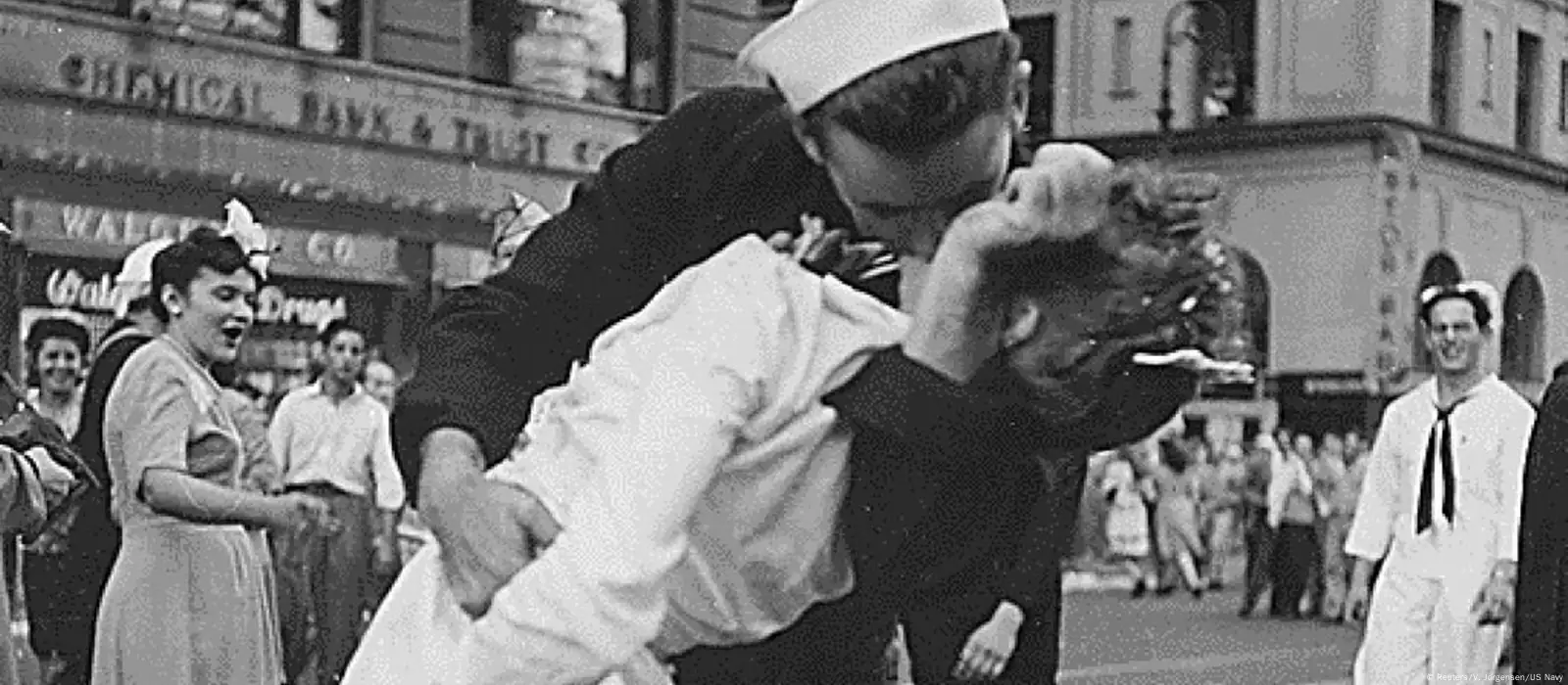 Muere protagonista de icónico beso tras la II Guerra Mundial – DW – 11/09/2016