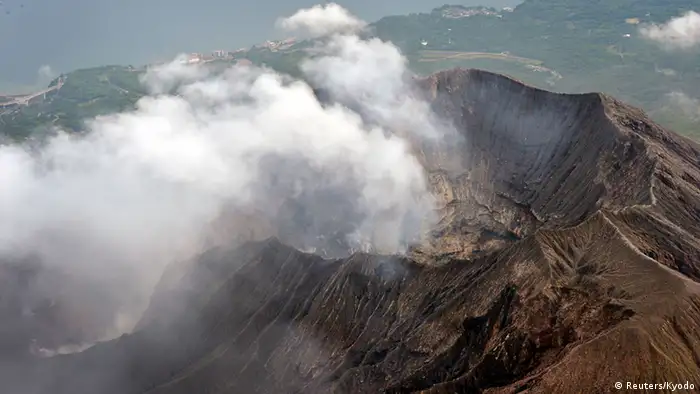 Japan Vulkan Sakurajima erhöhte Aktivität (Reuters/Kyodo)