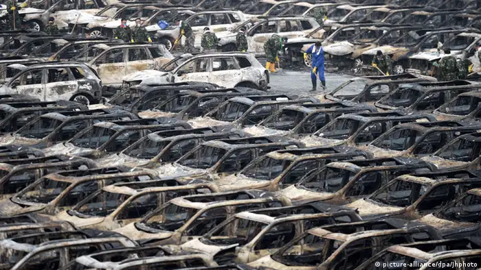 China Autowracks nach Explosion in Tianjin