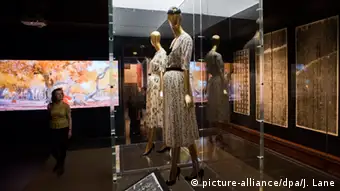 USA Ausstellung China: Through the Looking Glass