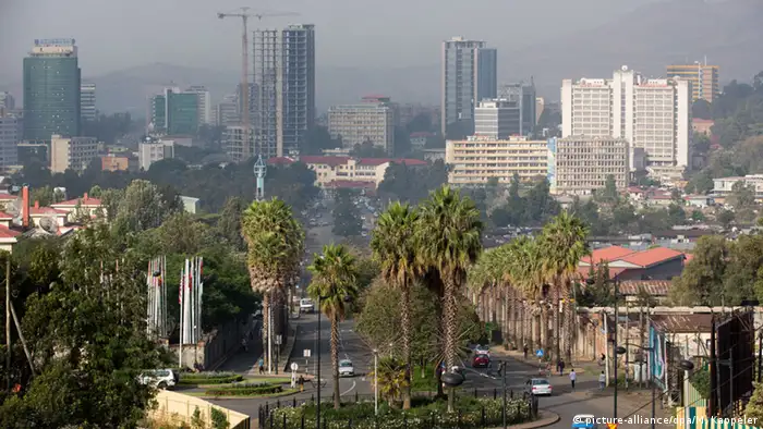 Skyline von Addis Abeba. Foto: Michael Kappeler/dpa 