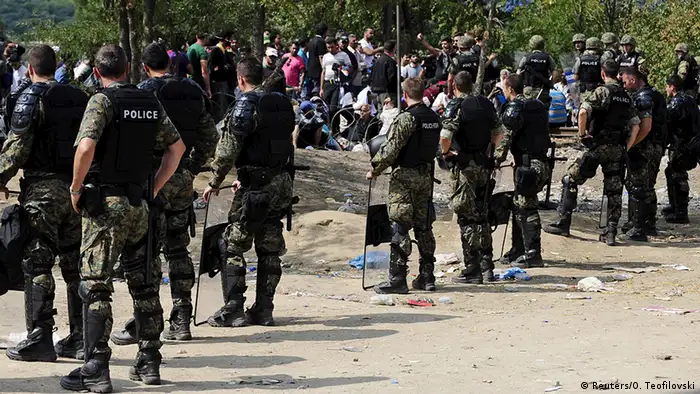 Mazedonien Griechenland Flüchtlinge an der Grenze gestoppt Polizei