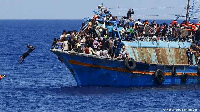 Symbolbild Flüchtlingsboot Küste Libyen