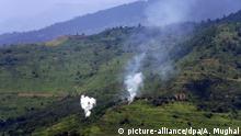 18.8.2015 *** epa04888349 Smoke billows from a mortar shell allegedly fired by the Indian Army from across the Line of Control, at the Nakial sector of Kotli, in Pakistani administered Kashmir, Pakistan, 18 August 2015. According to local reports at least two Pakistani civilians were killed in the cross border fire, occurring despite recent promises made by the Prime Ministers of both countries to reduce tensions. Both India and Pakistan accused each other of violating a 2003 ceasefire agreement in Kashmir, a region administered in part by each country but claimed in its entirety by both. EPA/AMIRUDDIN MUGHAL +++(c) dpa - Bildfunk+++