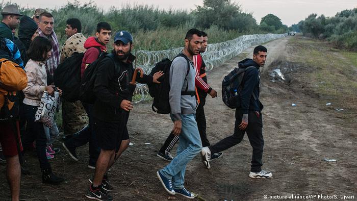 Grenze Serbien Ungarn Flüchtlinge Grenzübergang