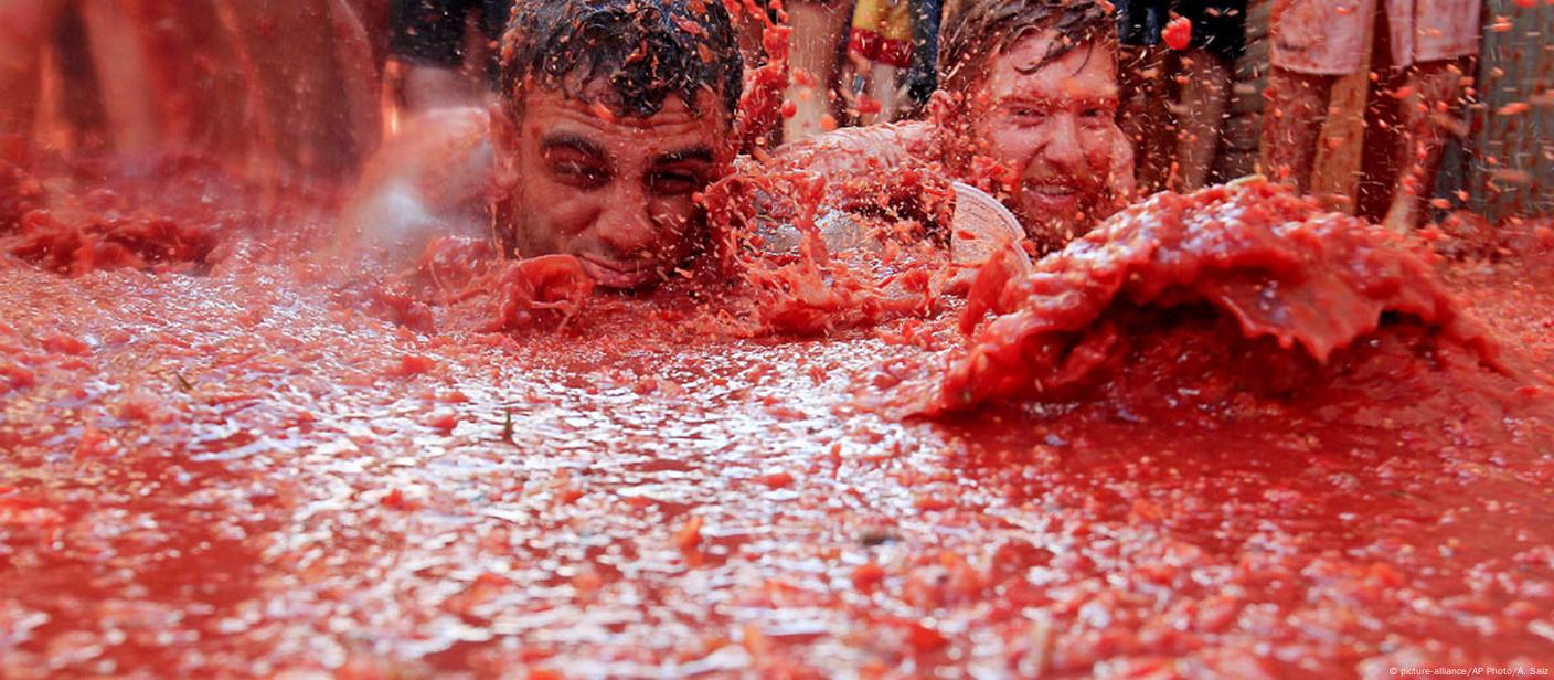 Tomatina tomato festival held in Spain – DW – 08/26/2015