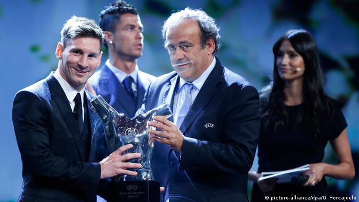 مسی همچنین در سال‌های ۲۰۱۱ و ۲۰۱۵ جایزهٔ بهترین بازیکن سال یوفا/اروپا را دریافت کرد.