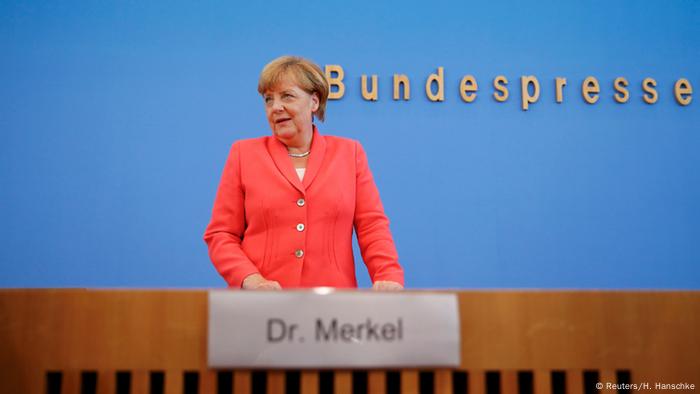 Deutschland PK Merkel (Reuters/H. Hanschke)