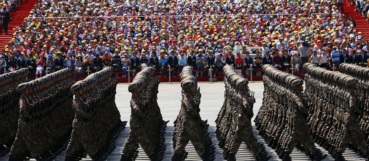 China announces military overhaul – DW – 11/27/2015