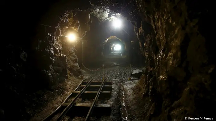 Nazi Zug mutmaßlicher Goldschatz Nazi Gold Tunnel Polen Waldenburg