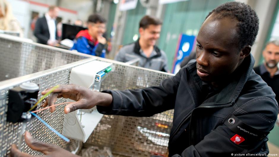 Deutsche Bank refugees a 'huge opportunity' DW 12/14/2015