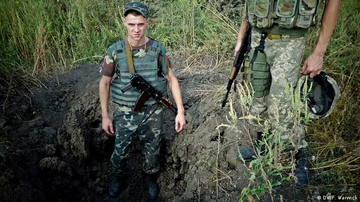 Ukraine Soldaten an der Front bei Donezk