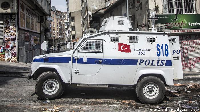 Полицейская машина в Стамбуле (фото из архива)