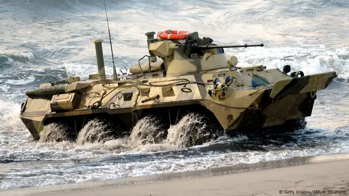 Russland Militärtransporter BTR-82A