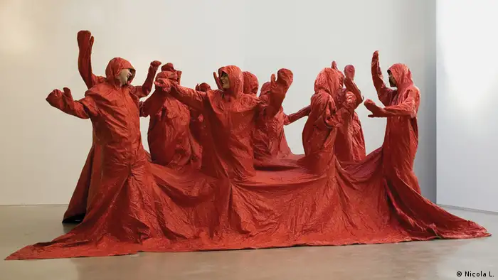 Nicola L Red Coat The World Goes Pop Ausstellung Tate Modern London Großbritannien 