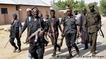 Nord Nigeria Anti Boko Haram Bürgerwehr Vigilante ((Photo: dpa - Bildfunk)