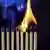 Symbolbild Streichhölzer brennen ab abbrennende Streichhölzer Feuer Hitze Streichholz