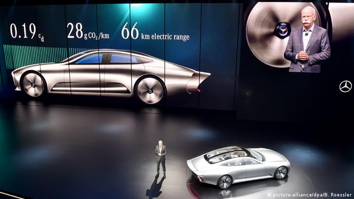 Dieter Zetsche 2015. na IAA-u predstavlja nove razvoje kod Mercedesa