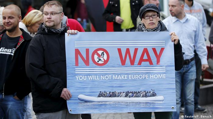 Deutschland Widerstand der NPD Anhänger gegen die Aufnahme von Flüchtlinge
