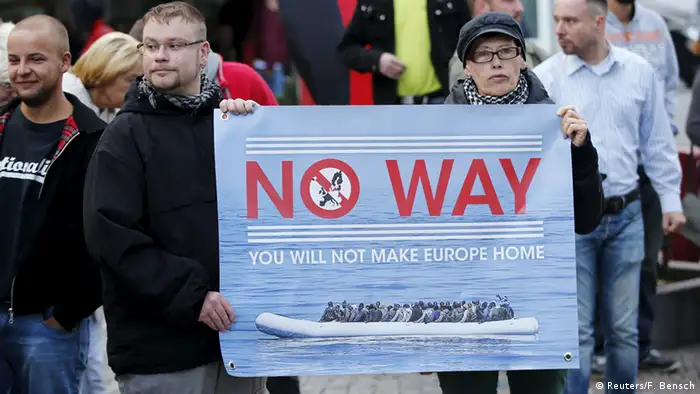 Deutschland Widerstand der NPD Anhänger gegen die Aufnahme von Flüchtlinge