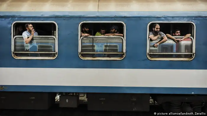 Flüchtlinge im Zug (Foto: Achilleas Zavallis/UPI /LANDOV )