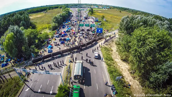 Serbien Ungarn Grenzübergang bei Rözske