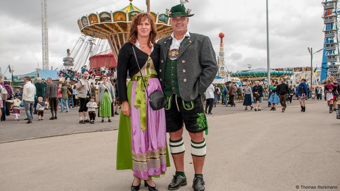 Traditional Dress At The Oktoberfest Dw Travel Dw 22 09 15