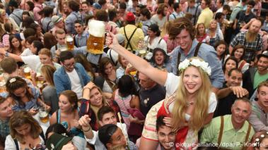 5 things you should know before going to Oktoberfest – DW – 09/25/2018