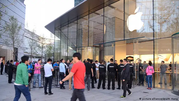 Neues iPhone 6s Schlange vor AppleStore in Shanghai