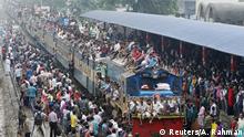 مغامرة مميتة.. بنغلادش تحظر السفر على أسطح القطارات