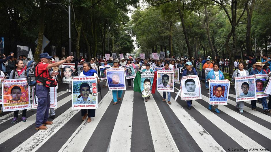 Formal prisión en México a 8 militares por caso Ayotzinapa