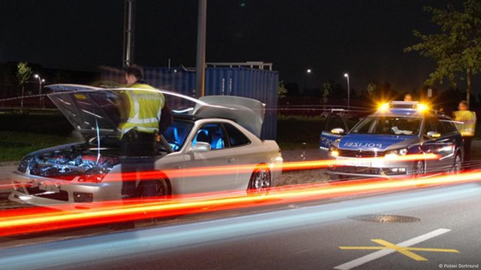 Illegal drag racing DW 09/27/2015