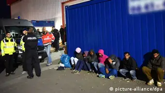 Eingang zur Flüchtlingsunterkunft Kassel-Calden
