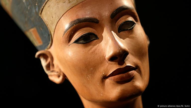 Is Nefertiti hiding in the Valley of Kings' secret chamber? – DW – 11 ...