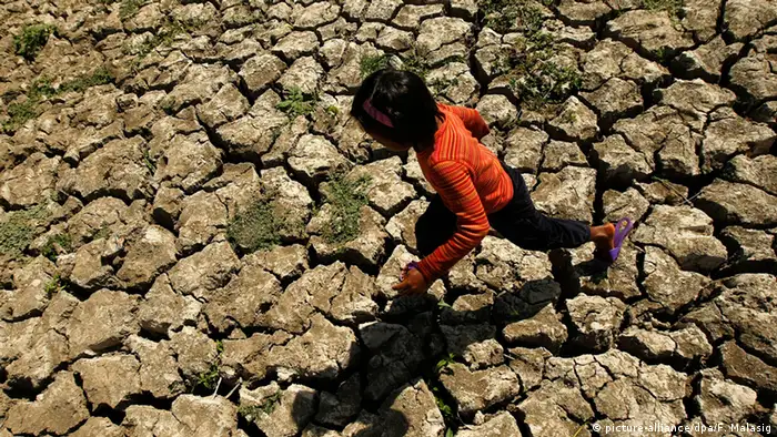 El Nino Symbolbild Dürre Philippinen Kind