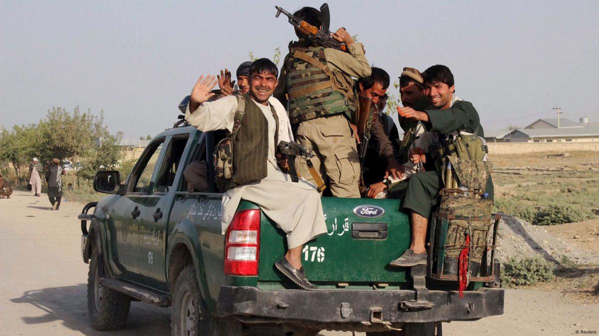 Afghan forces fight for Kunduz – DW – 09/29/2015