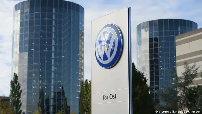 Deutschland Wolfsburg Autostadt VW Logo