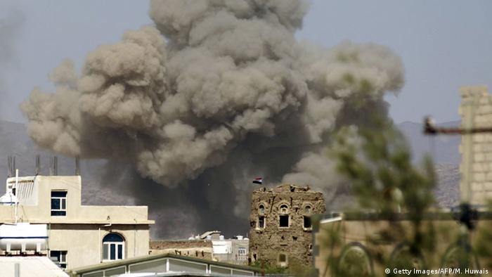 Jemen Luftangriff auf die Al-Dailami-Basis in Sanaa