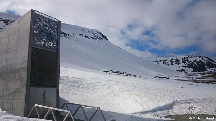 Eingang des Svalbard Global Seed Vault auf Spitzbergen (Photo: Michael Marek)