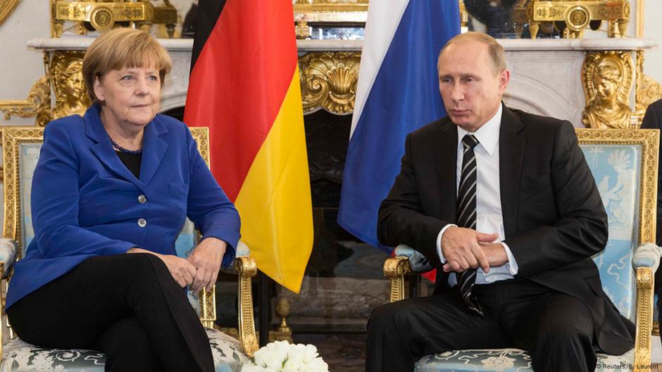 Angela Merkel i Vladimir Putin u oktobru 2015. u Parizu