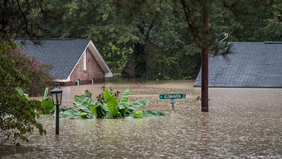 Thousands stranded following deadly South Carolina storms | News | DW ...