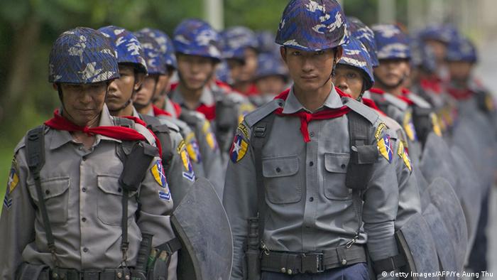 Myanmar Wahlkampf Polizei (Getty Images/AFP/Ye Aung Thu)
