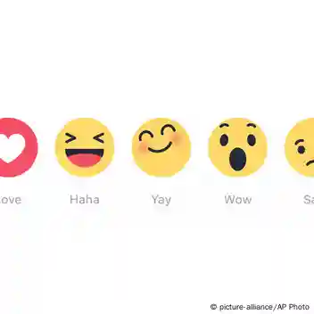 Rússia pode bloquear o Facebook por emojis homossexuais 