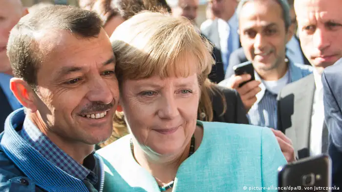 Deutschland Angela Merkel Bundeskanzlerin Flüchtling Selfie