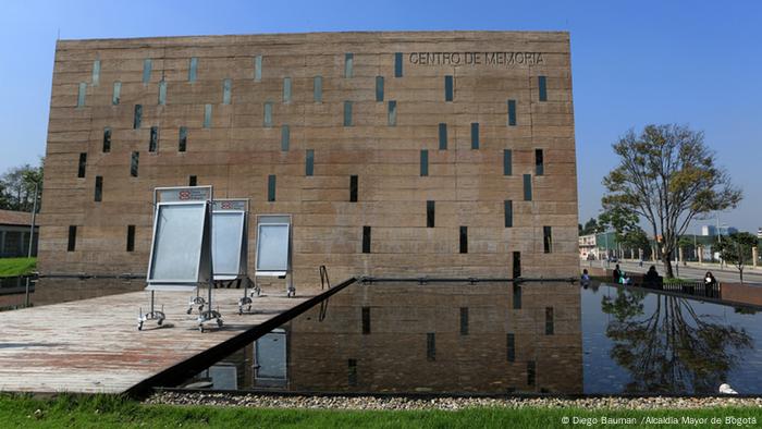 Gallery Monuments and Memorials (Diego Baumann / Alcaldia Mayor de Bogota)