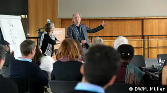 Story-Telling Workshop beim 11. Symposium des Forums für Medien und Entwicklung, 1. Oktober 2015 (Foto: DW/Matthias Müller).
