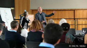 Storytelling: a new approach to project evaluation at Forum Media and Development's symposium at DW Bonn (photo: DW/Matthias Müller).